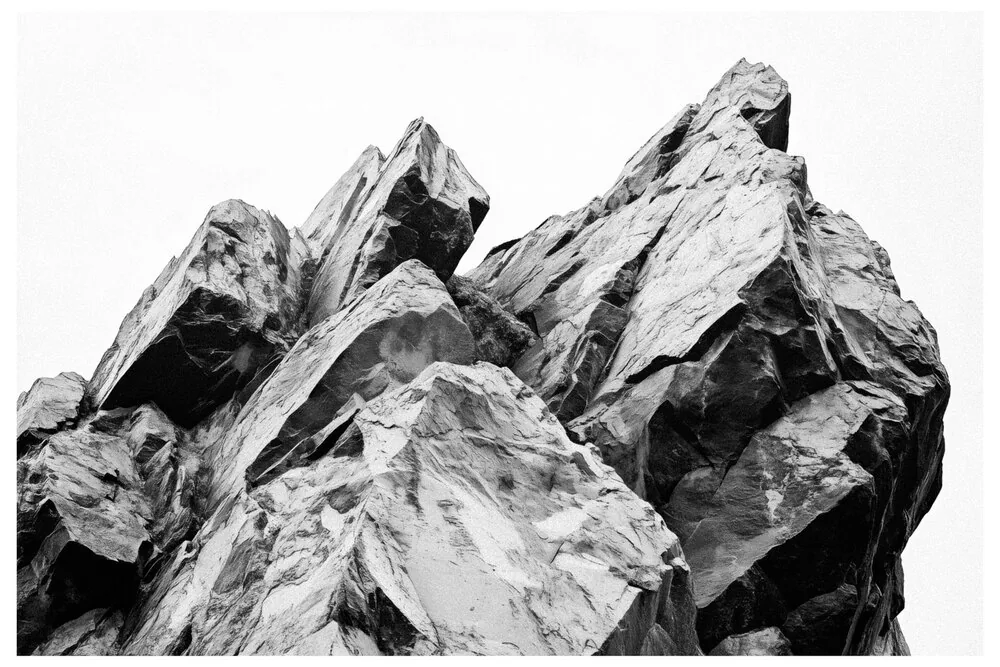 Black Nature No.35 - Kara Taş